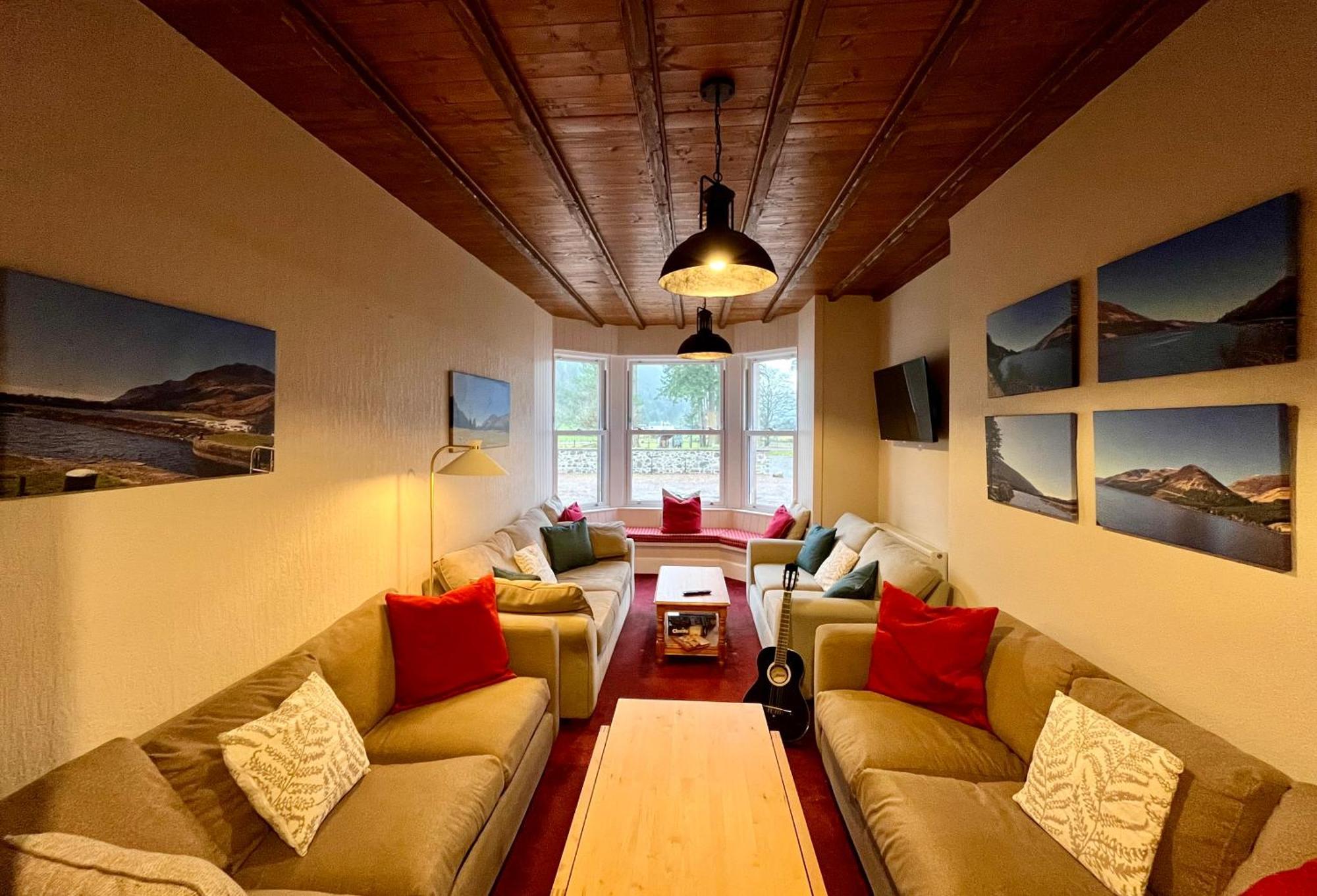 Great Glen Hostel Spean Bridge Exterior photo