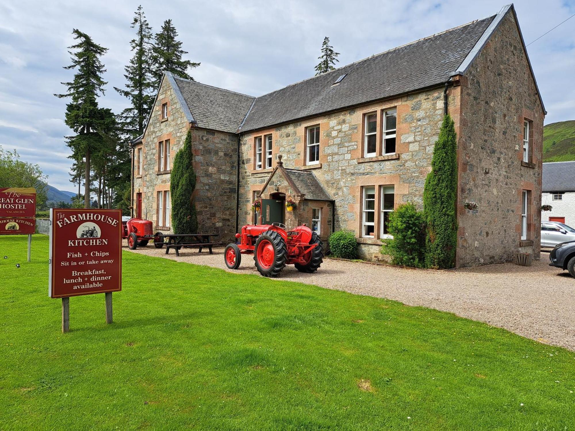 Great Glen Hostel Spean Bridge Exterior photo
