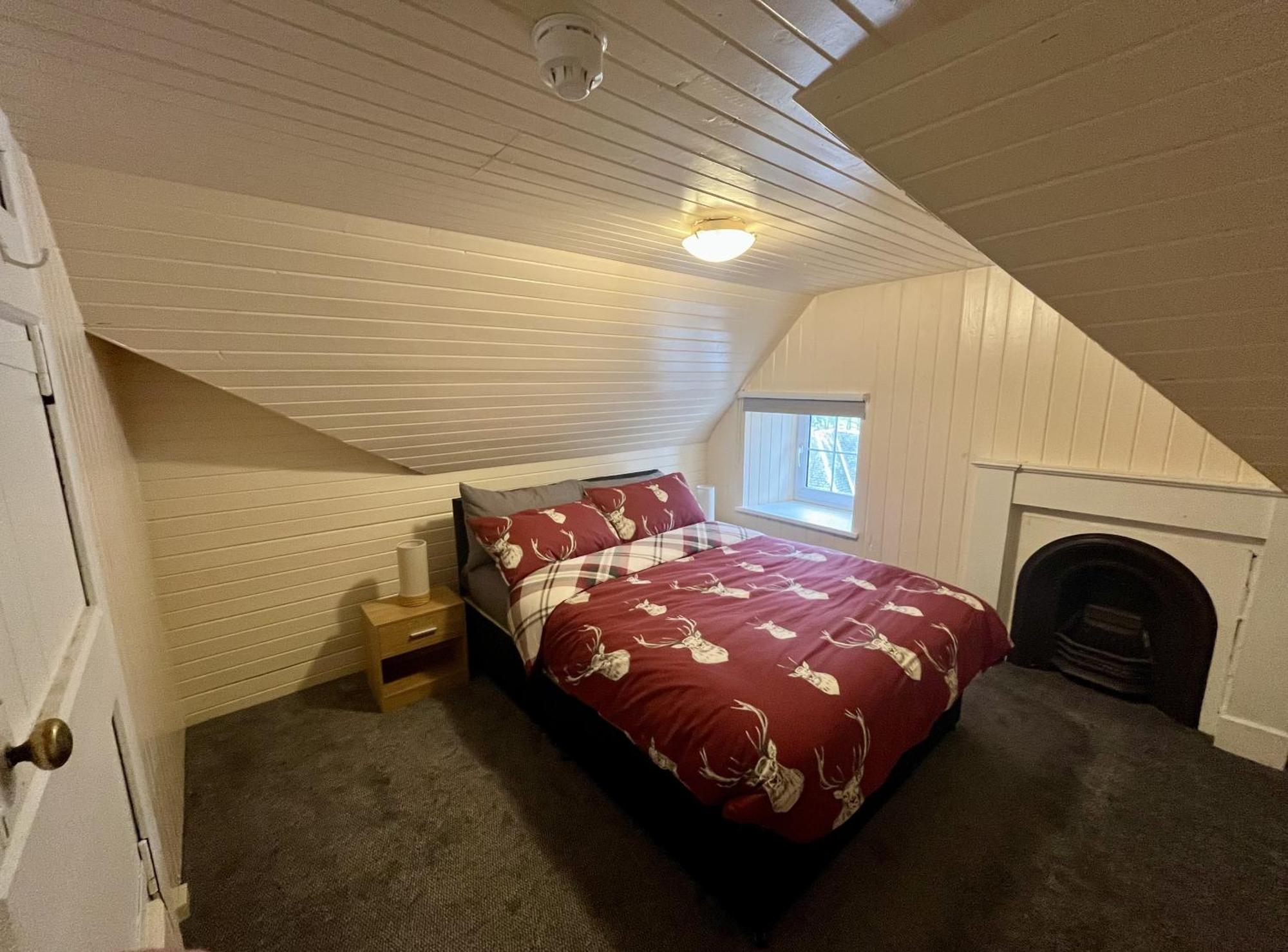 Great Glen Hostel Spean Bridge Exterior photo