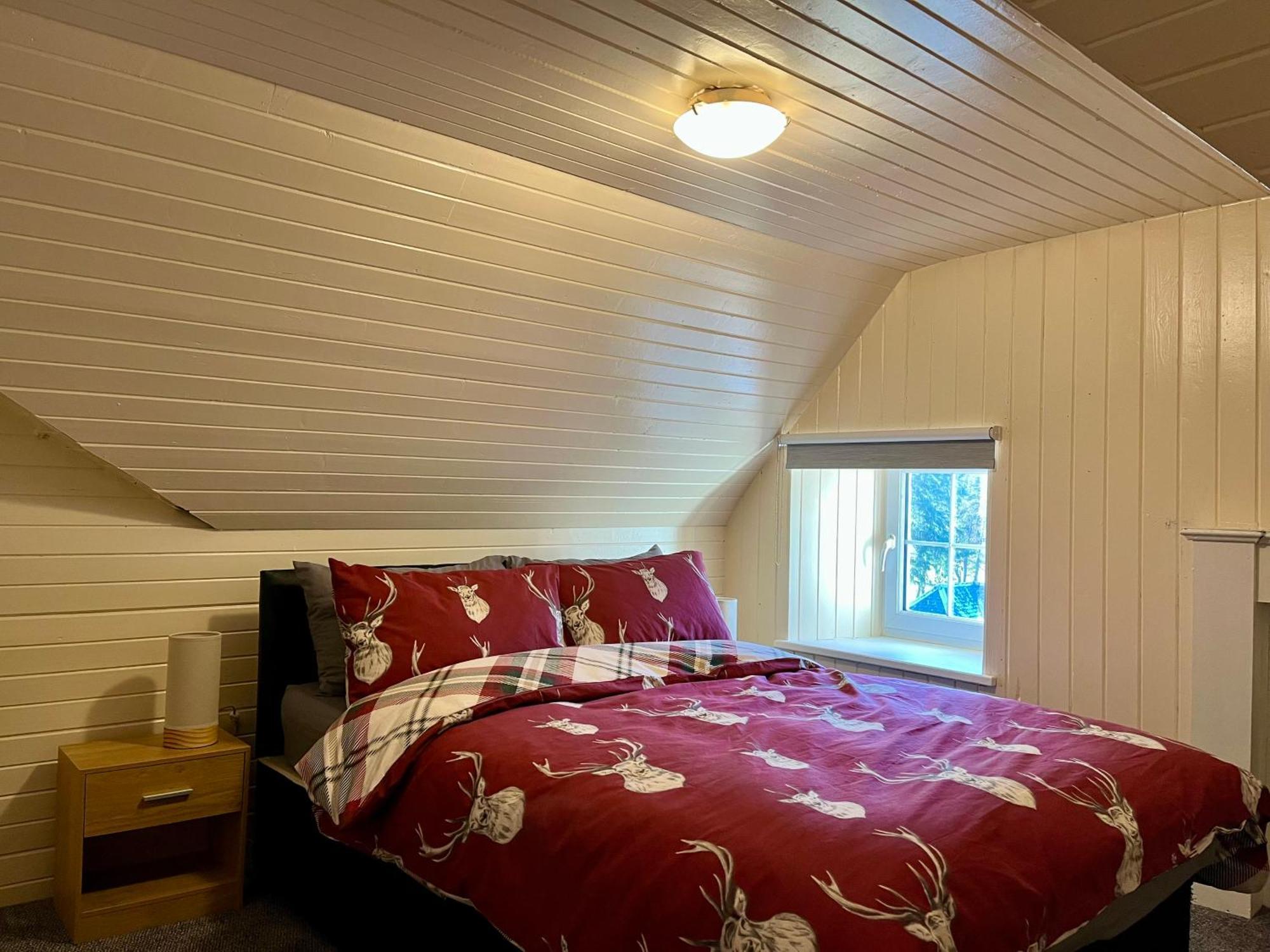 Great Glen Hostel Spean Bridge Exterior photo